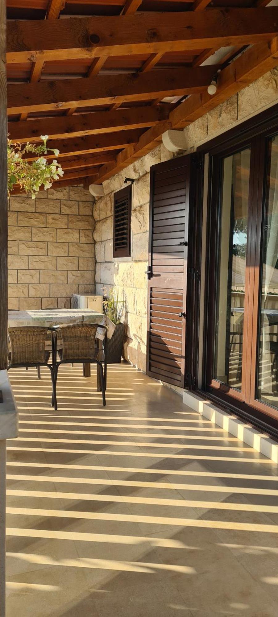 Apartments  Happy villa Splitska Extérieur photo